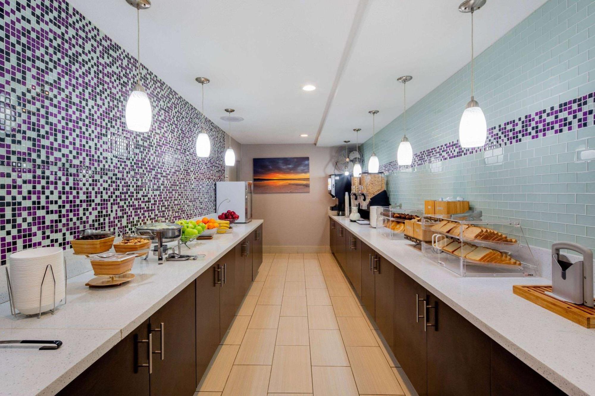 Hotel La Quinta By Wyndham Oakland - Hayward