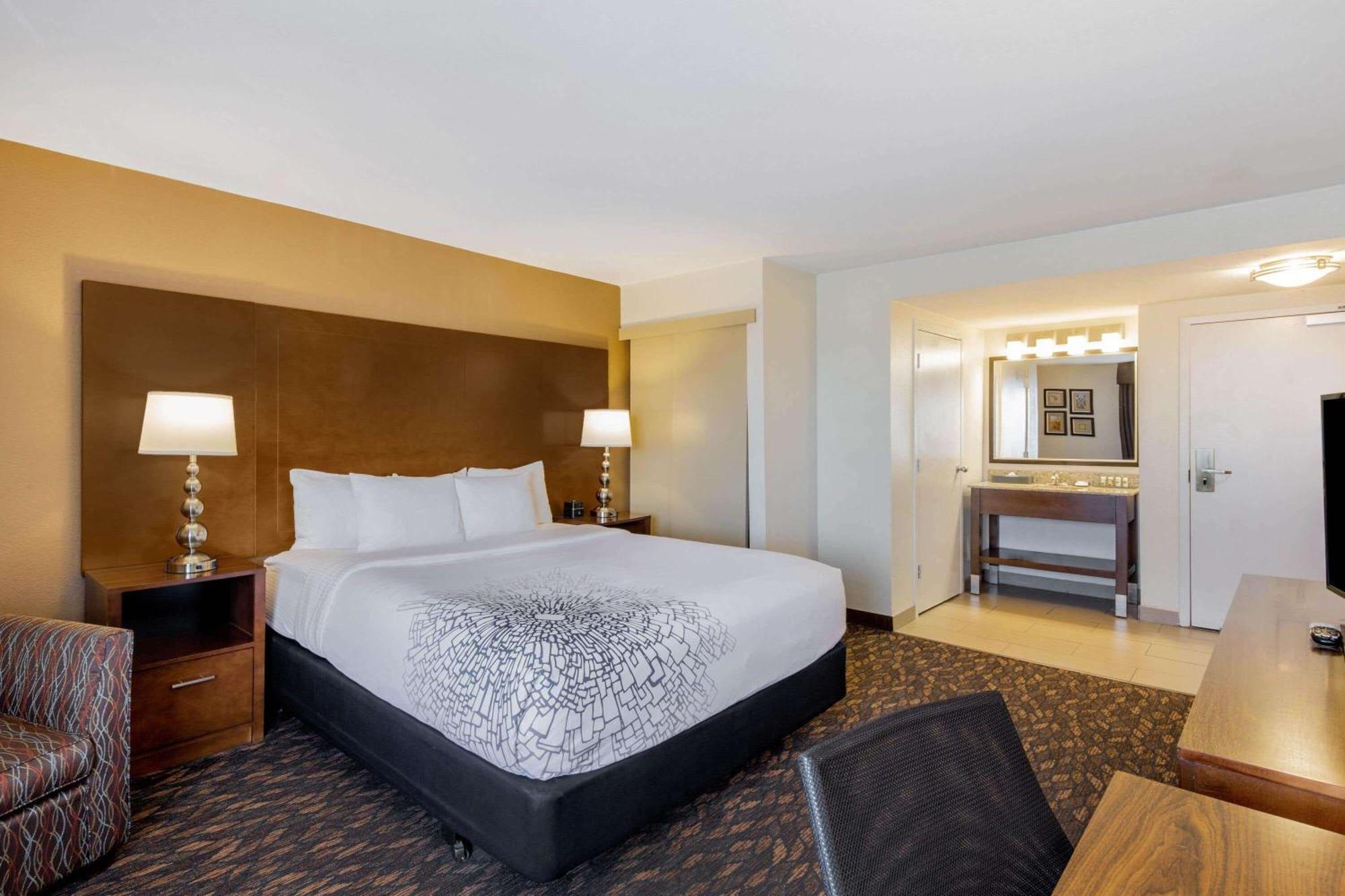Hotel La Quinta By Wyndham Oakland - 3*