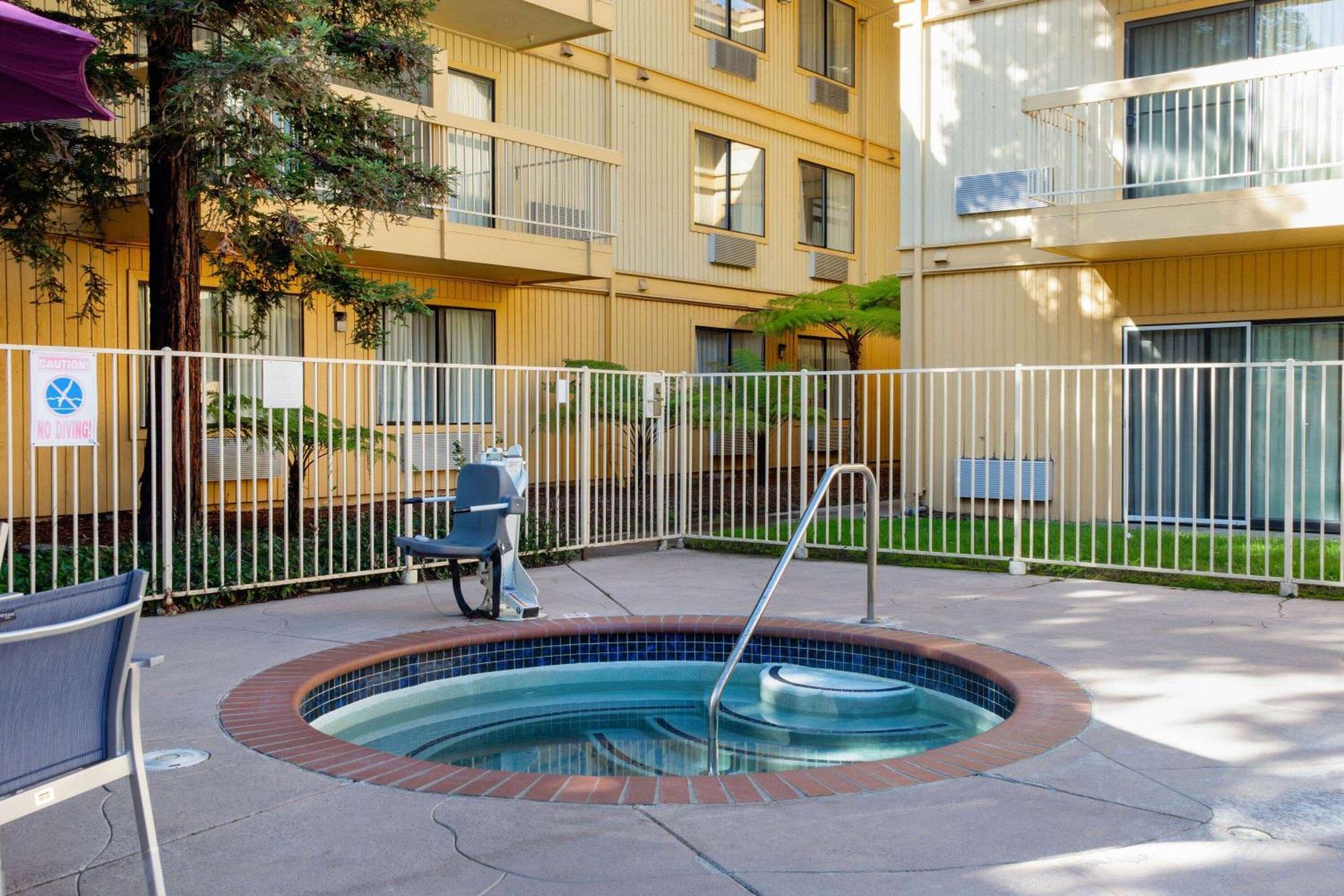 La Quinta By Wyndham Oakland - Hotel 3*