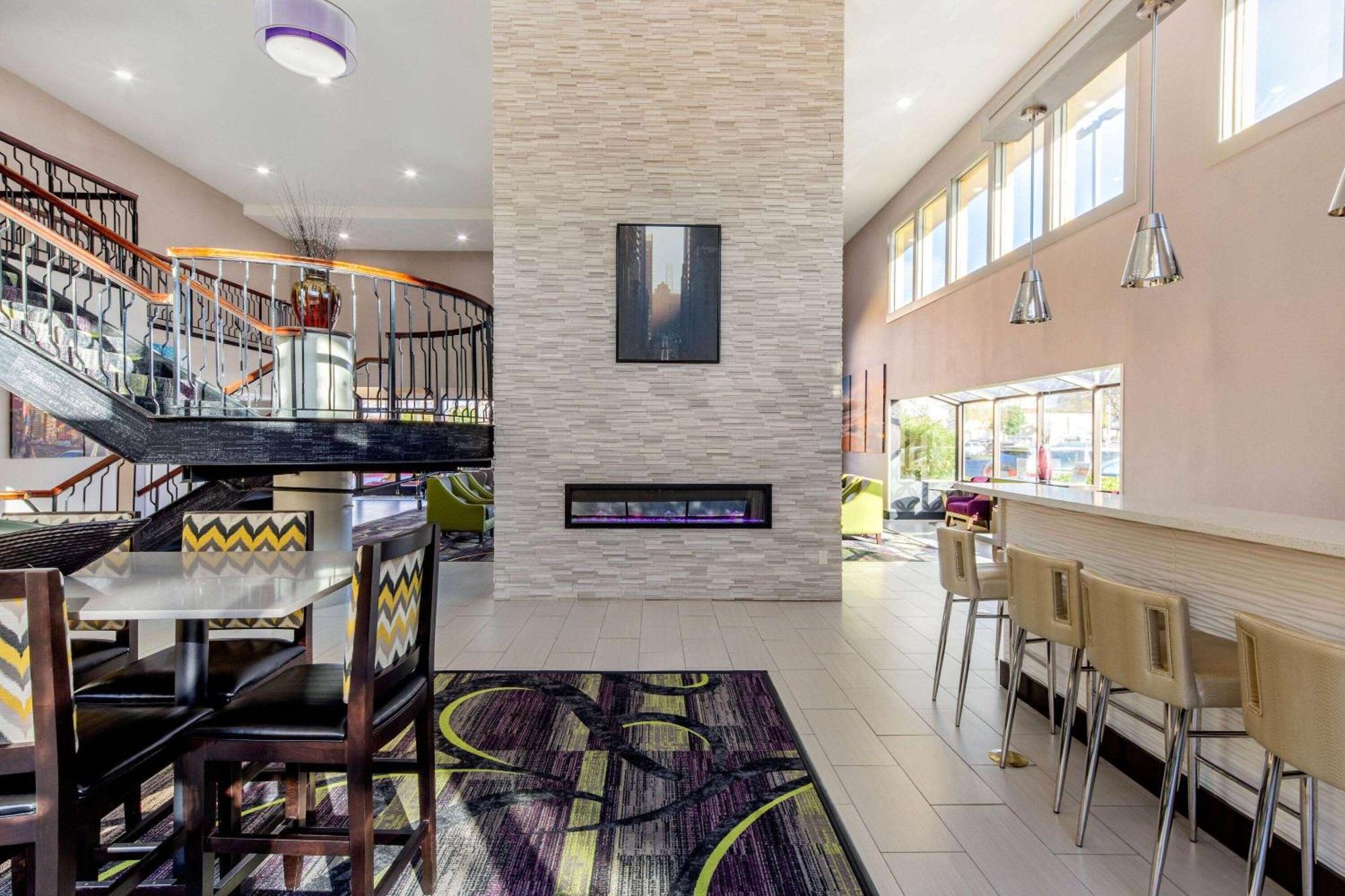 La Quinta By Wyndham Oakland - Hotel 3*