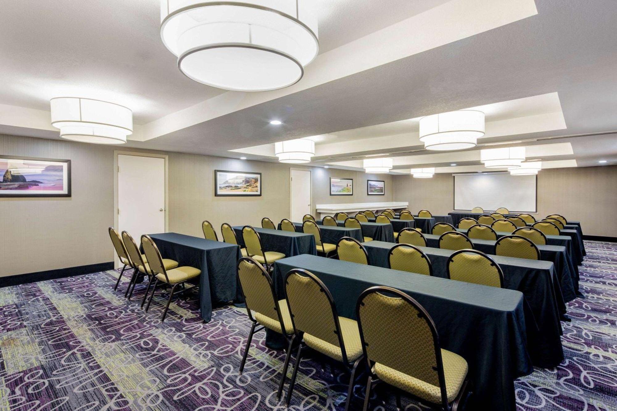 La Quinta By Wyndham Oakland - Hotel Hayward